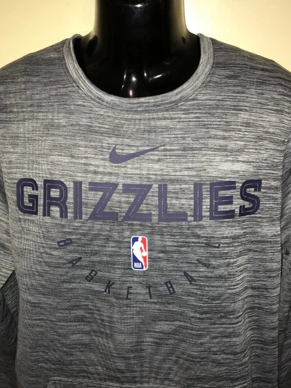Men's Nike Heathered Memphis Grizzlies Spotlight Performance Sweatshirt-Size M